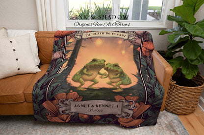 Celestial Frog Couple Blanket | Woodland Wedding Gift Funny Tapestry Woven Throw Vintage Frog & Toad Blanket Cottagecore Anniversary Blanket