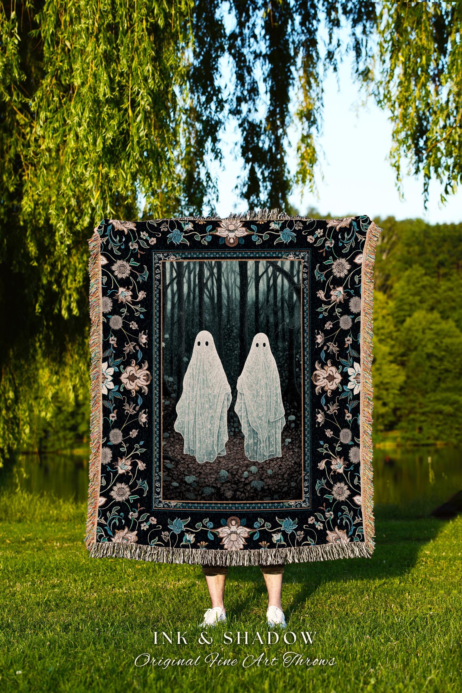 Haunted Ghost Couple Blanket Indie Room Decor Vintage Halloween Tapestry Woven Blanket Ghost Friends Spooky Forest Ghost Dark Academia Throw