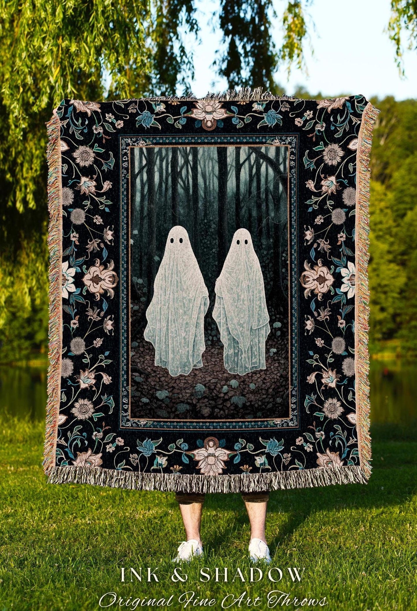 Haunted Ghost Couple Blanket Indie Room Decor Vintage Halloween Tapestry Woven Blanket Ghost Friends Spooky Forest Ghost Dark Academia Throw